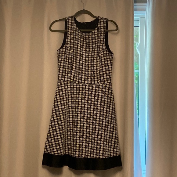 Lori M Collection dress in houndstooth pattern - Picture 1 of 4